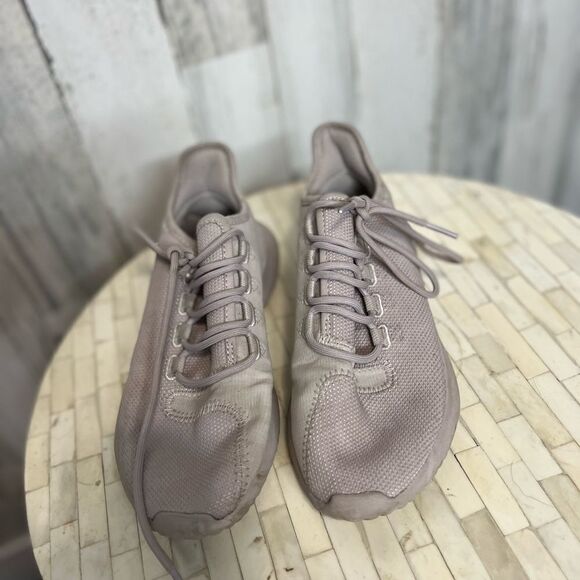 Used Adidas gym shoes - Picture 2 of 7